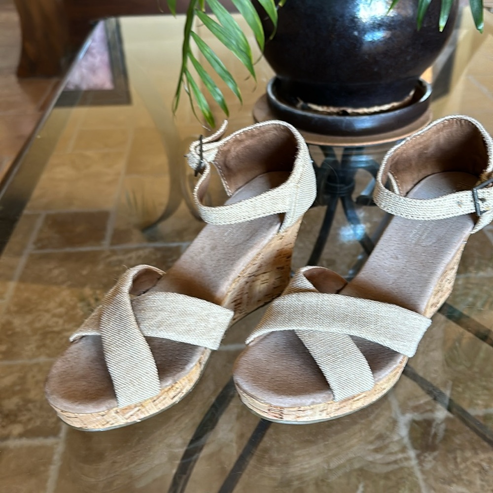 Tom’s Sandals. New without tags. Size 9.5